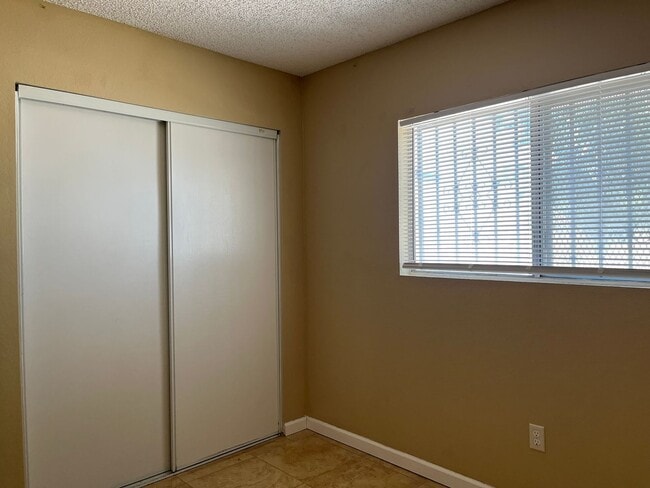 Building Photo - 10443 Cimerron Trail Dr