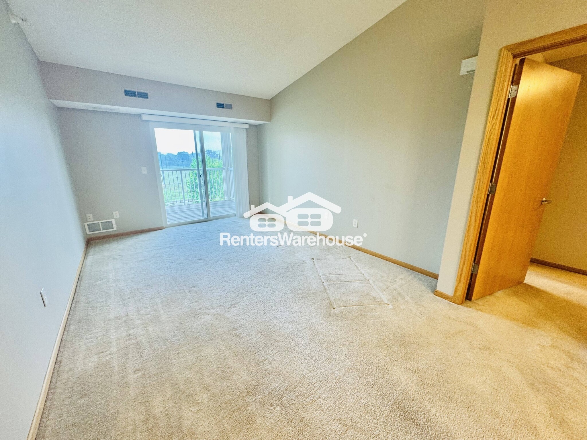 Building Photo - 1590 Parkwood Dr