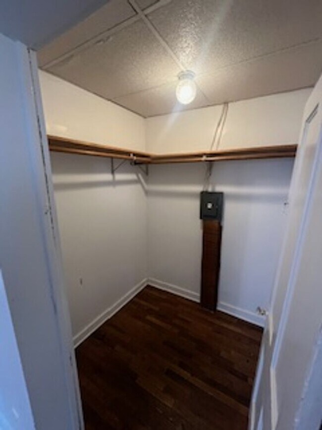 Building Photo - SUMMER SPECIAL!! 1 bedroom, 1 bath duplex