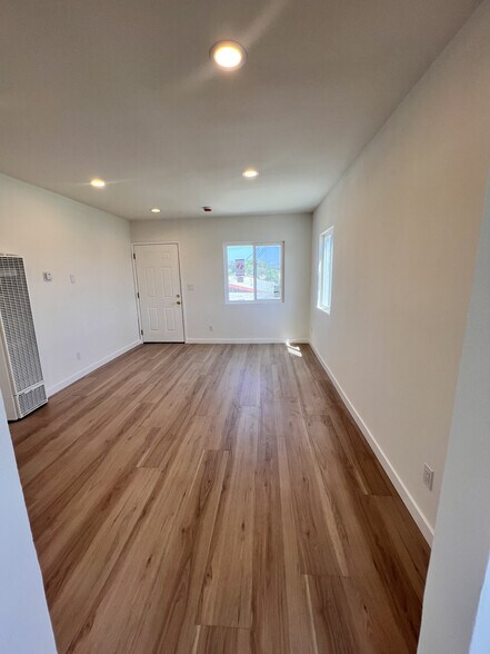 Building Photo - 8427 Elizabeth Ave