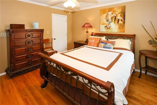 Building Photo - 402 Olde Mill Ln