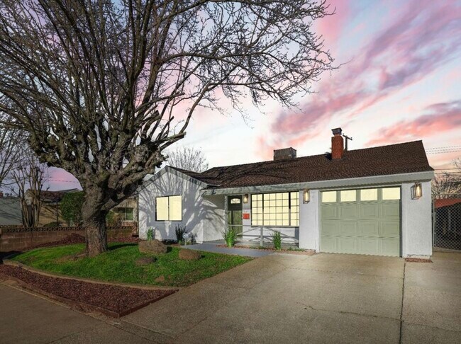 Primary Photo - 5331 Bradford Dr