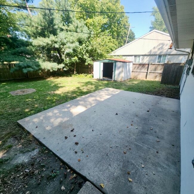 Building Photo - 2702 W Daniel St