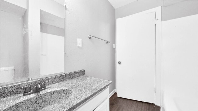 Building Photo - 5532 Eskridge St