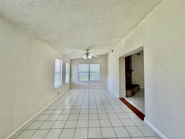Building Photo - 2603 Quarry Hill Rd