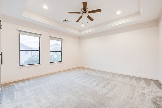 Building Photo - Sawyer Heights Luxury Living