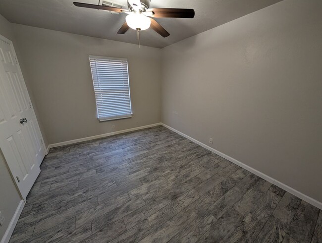 Building Photo - Remodeled 3 bedroom 1 bathroom house in Ed...