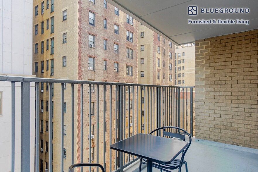 Building Photo - 50 W 97th St