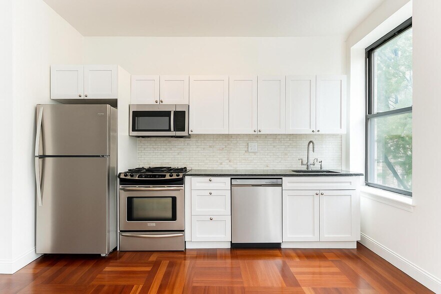 Building Photo - 601 W 137th St