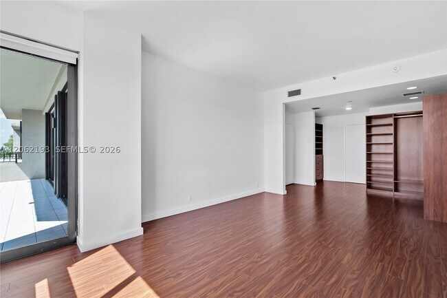 Building Photo - 151 Crandon Blvd
