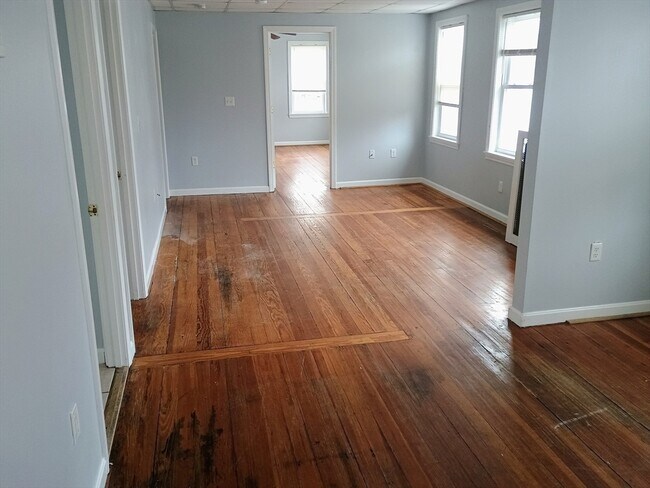 Building Photo - 14 Randall St