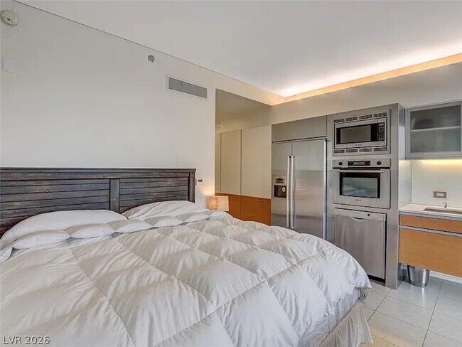 Building Photo - 3722 S Las Vegas Blvd