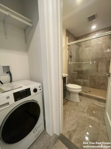 Building Photo - 1028a Commonwealth Ave