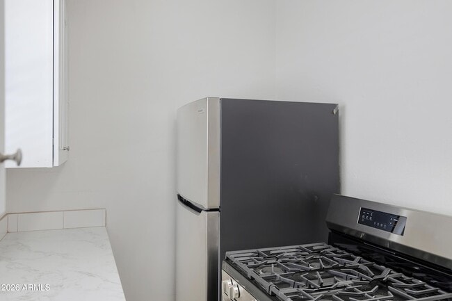 Building Photo - 1108 E Portland St