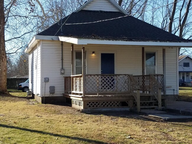 Building Photo - PRE-LEASING Available June 1, 2025. Proper...