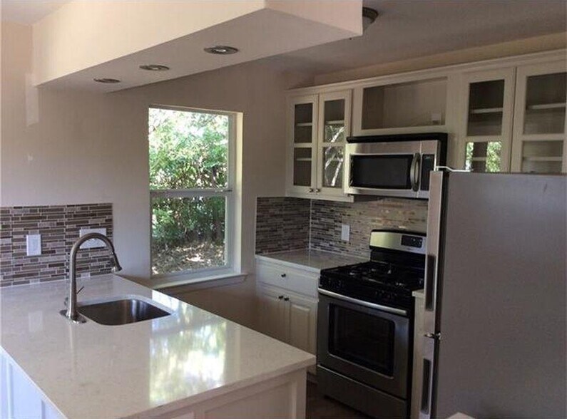 Building Photo - 2708 Saint Edwards Cir