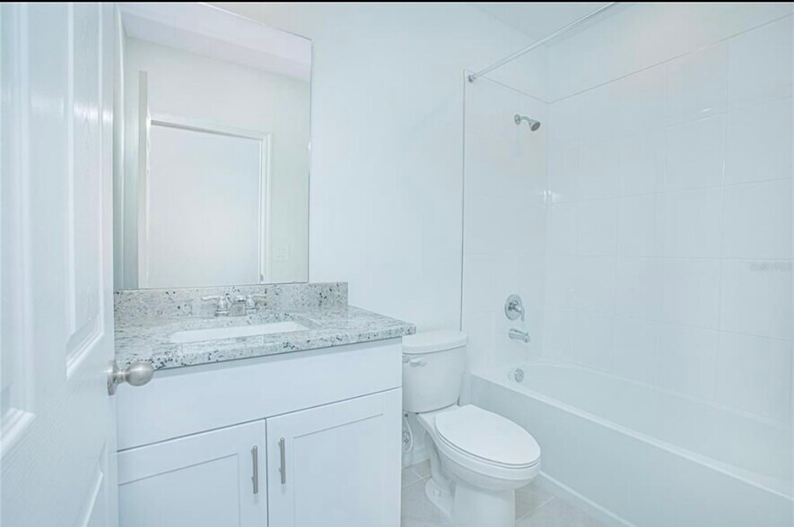 Building Photo - 2955 Sunstar Dr