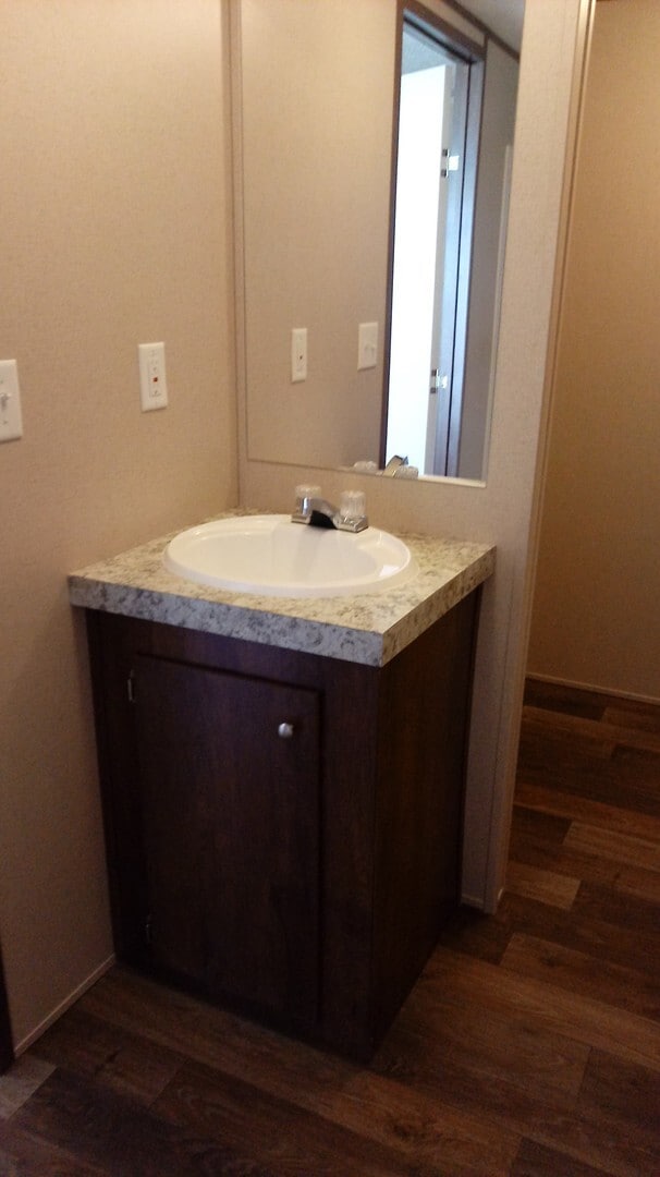 Building Photo - Lovely 2 Bedroom Home in New Home Communit...