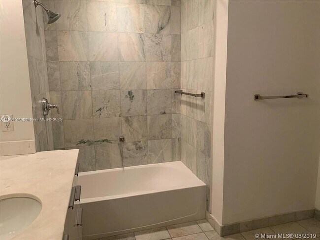 Building Photo - 1050 Brickell Ave