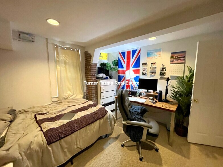 Building Photo - 480 Massachusetts Ave