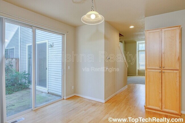 Building Photo - 14705 SW Redbud Way