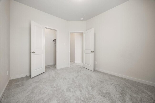 Building Photo - 2500 Forest Creek Dr
