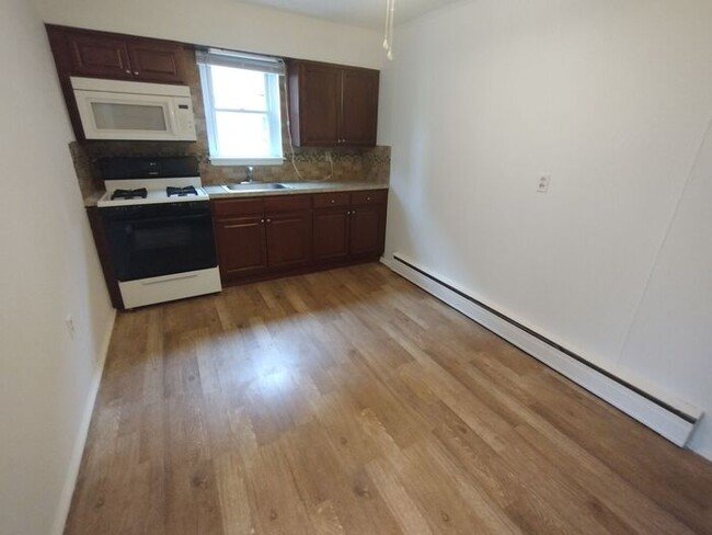 Primary Photo - Two Bedroom duplex for rent 19115