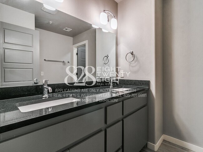 Building Photo - West Normans Best Kept Secret! 3 bd/2.5 bath Beautiful Townhome!