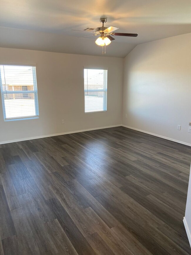 Building Photo - *Pre-leasing* Three Bedroom | Two Bath Hom...