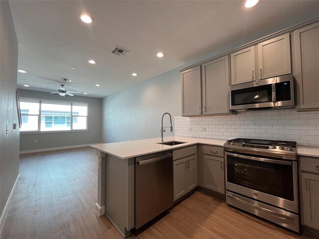 Building Photo - 11509 Pastini Cir
