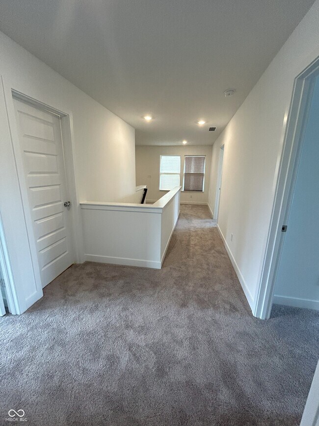 Building Photo - 7545 Fallsworth Dr