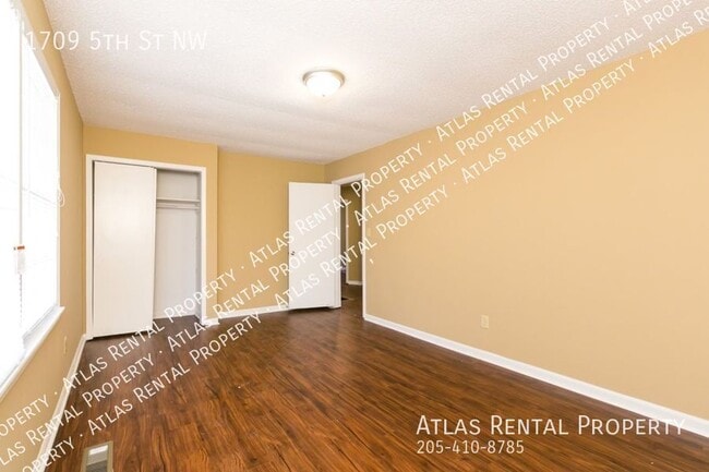 Building Photo - 1709 5th St NW