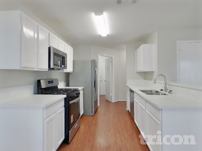 Building Photo - 8227 Radial Ct