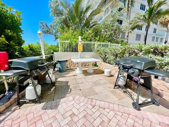 Building Photo - 710 N Ocean Blvd