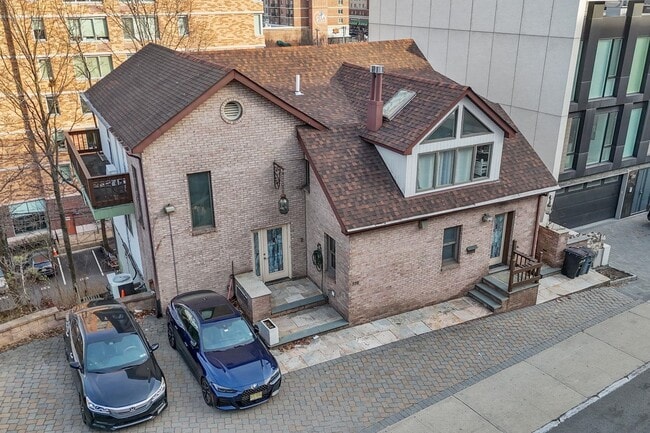 Primary Photo - 228 GEORGE Rd