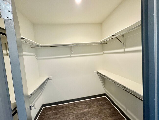 Building Photo - dun8385