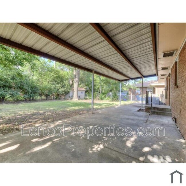 Building Photo - 2741 SW Murray Dr