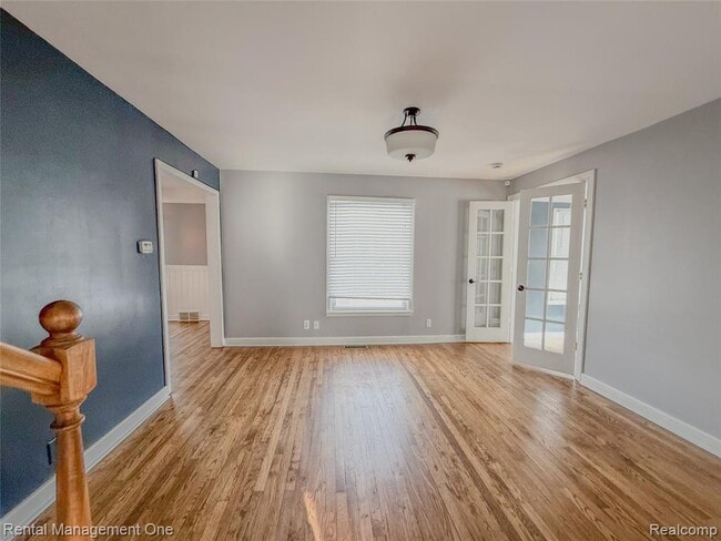 Building Photo - 49 Hovey St