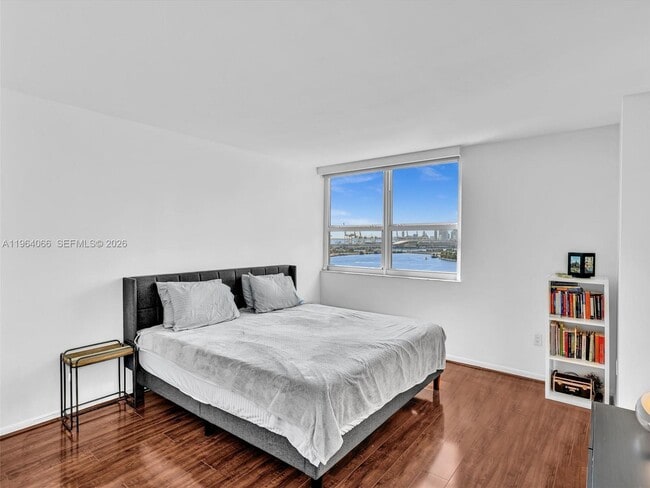 Building Photo - 650 West Ave