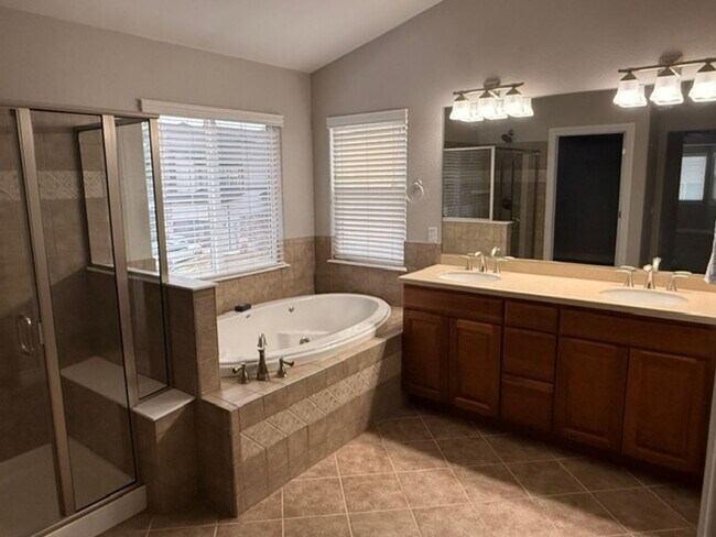 Building Photo - WELCOME HOME!