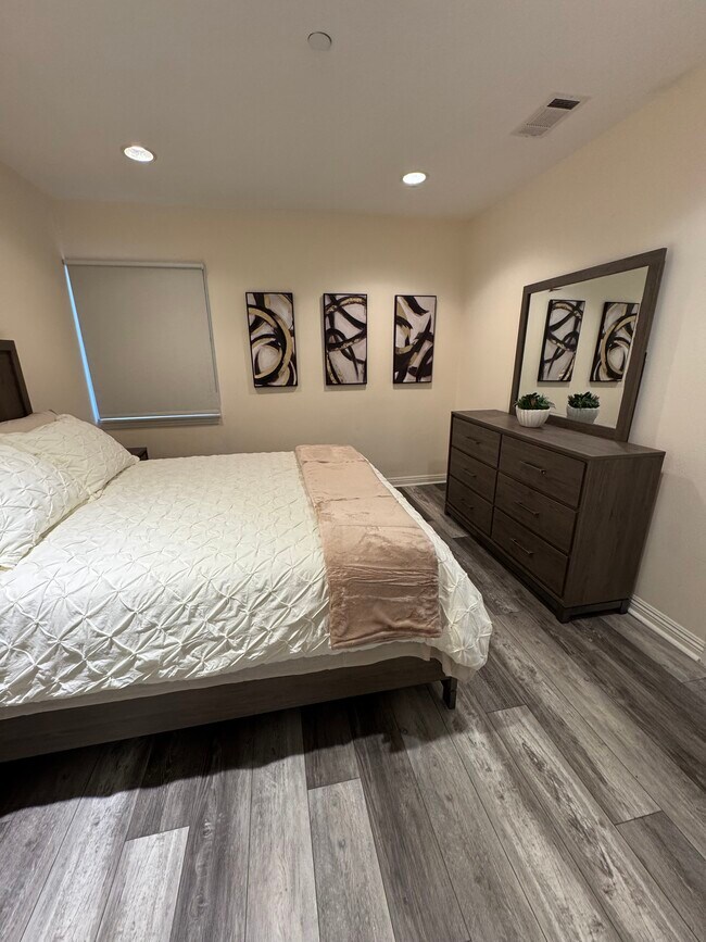 Building Photo - 3935 Inglewood Blvd