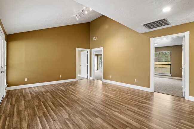 Building Photo - 38210 Green Willow St