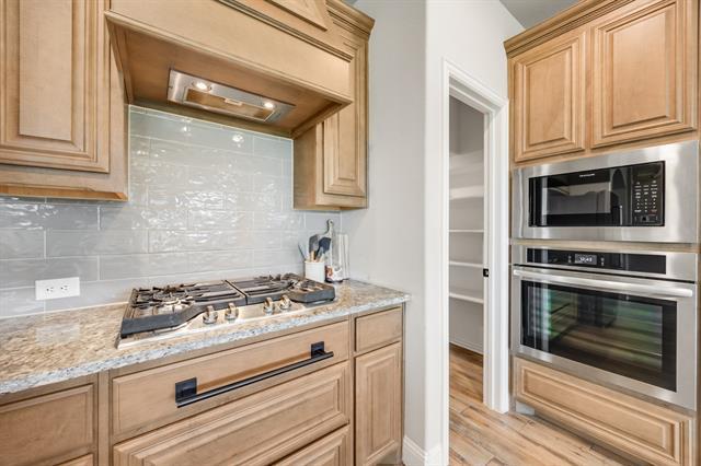 Building Photo - 176 Summit Ct