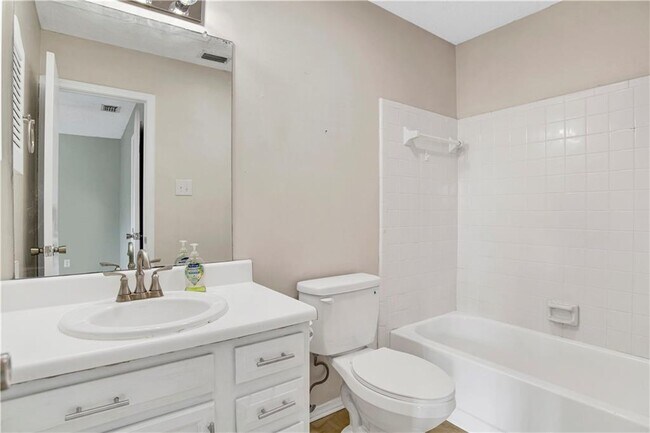 Building Photo - 5900 Grelot Rd