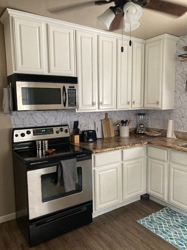 Building Photo - Furnished Long Beach 2 Bedroom