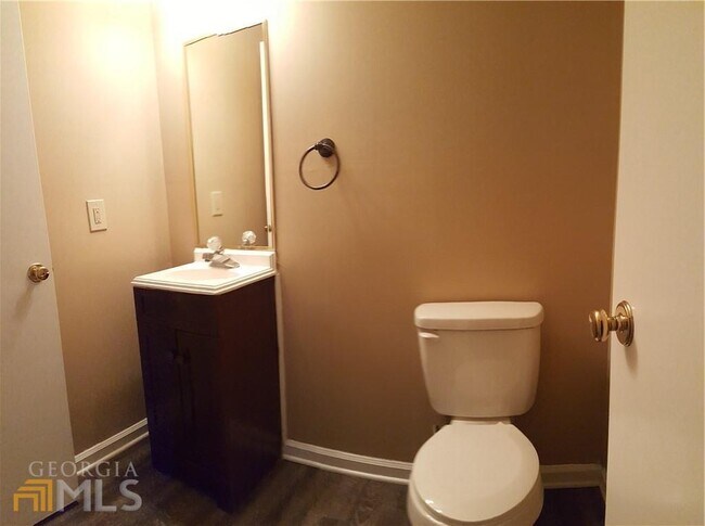 Building Photo - 818 Wuthering Way