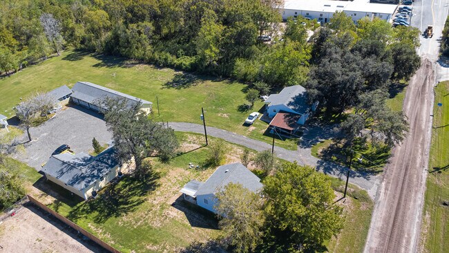 Building Photo - 1547 Garden Rd