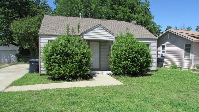 Primary Photo - 1329 NW 95th St