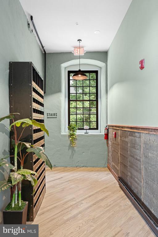 Building Photo - 201 Leverington Ave