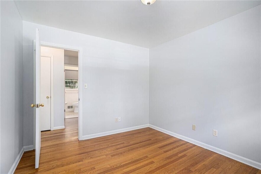 Building Photo - 2839 Concord Dr